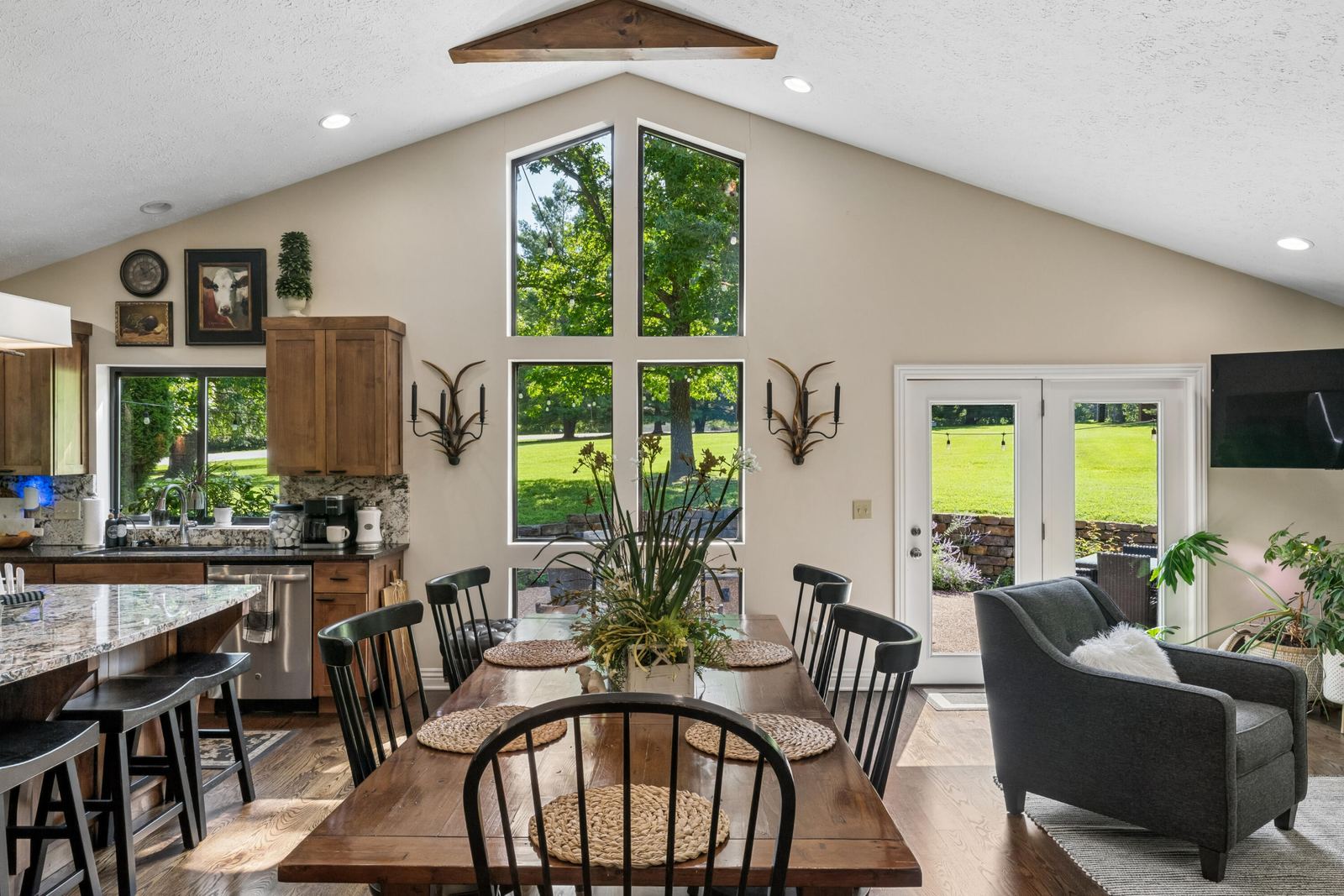 Dining Room 3 at 4550 E Bannister Road, Springfield, MO 65809