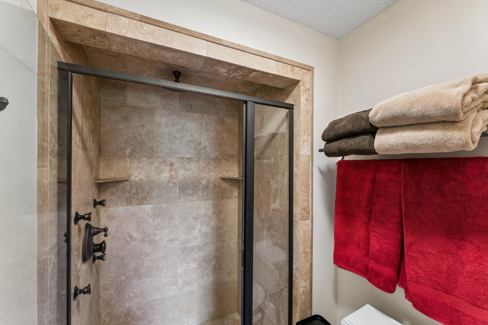 Primary Bath 3 at 4550 E Bannister Road, Springfield, MO 65809