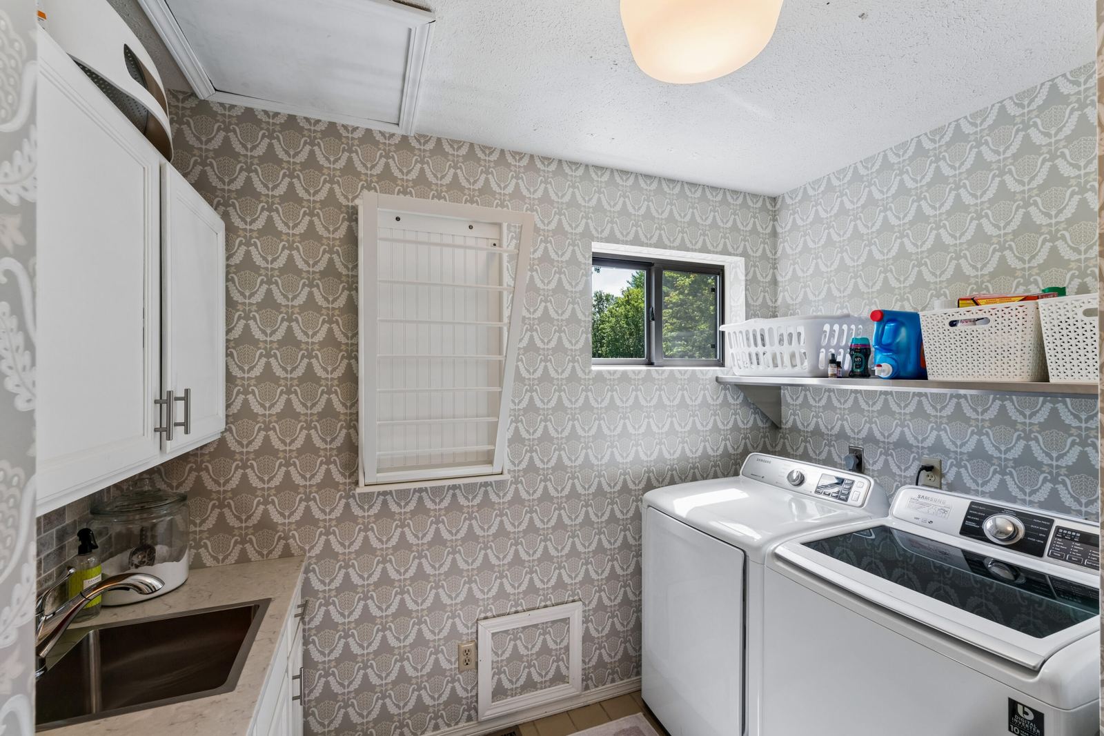 Laundry Room at 4550 E Bannister Road, Springfield, MO 65809