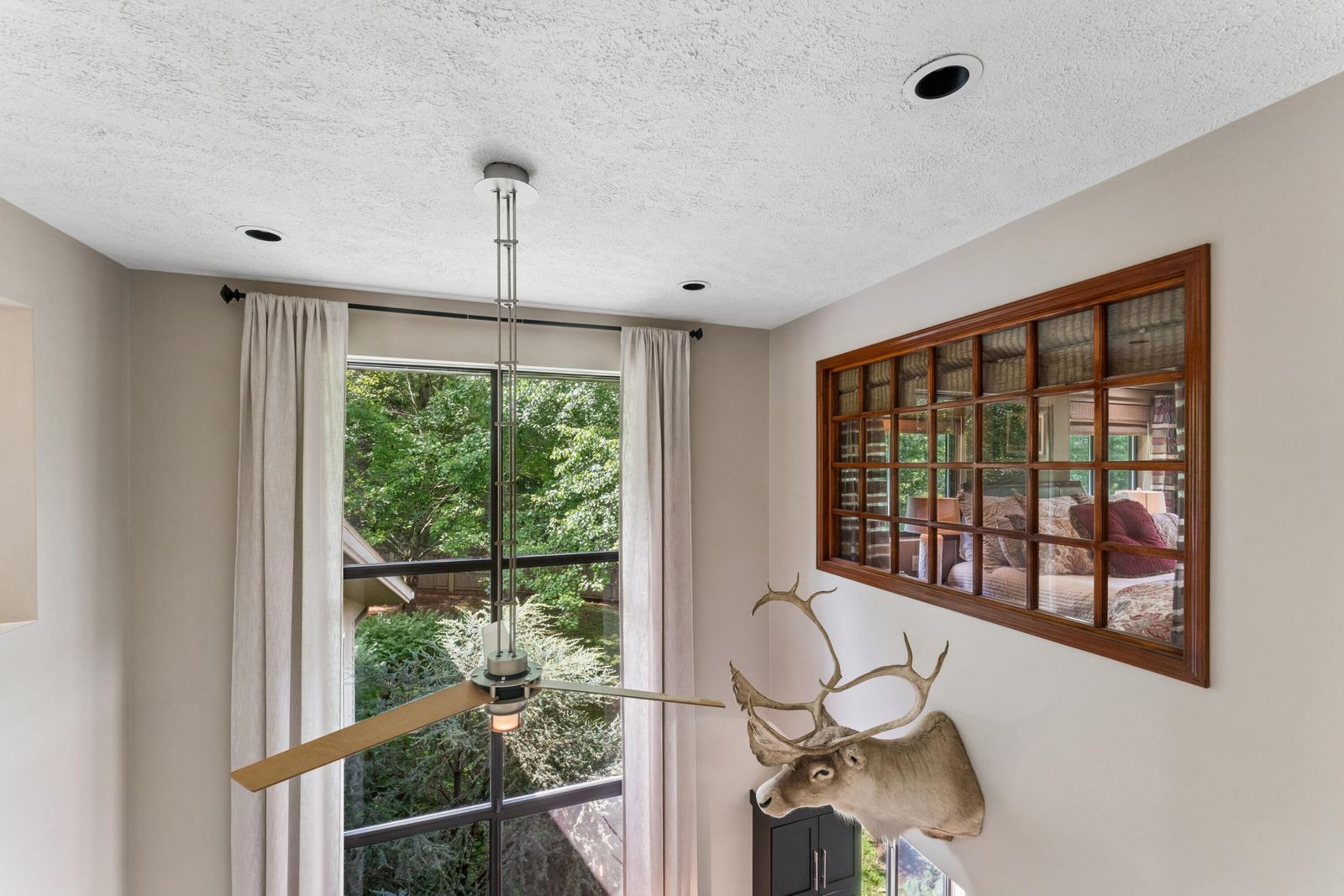 Large Window 2 at 4550 E Bannister Road, Springfield, MO 65809