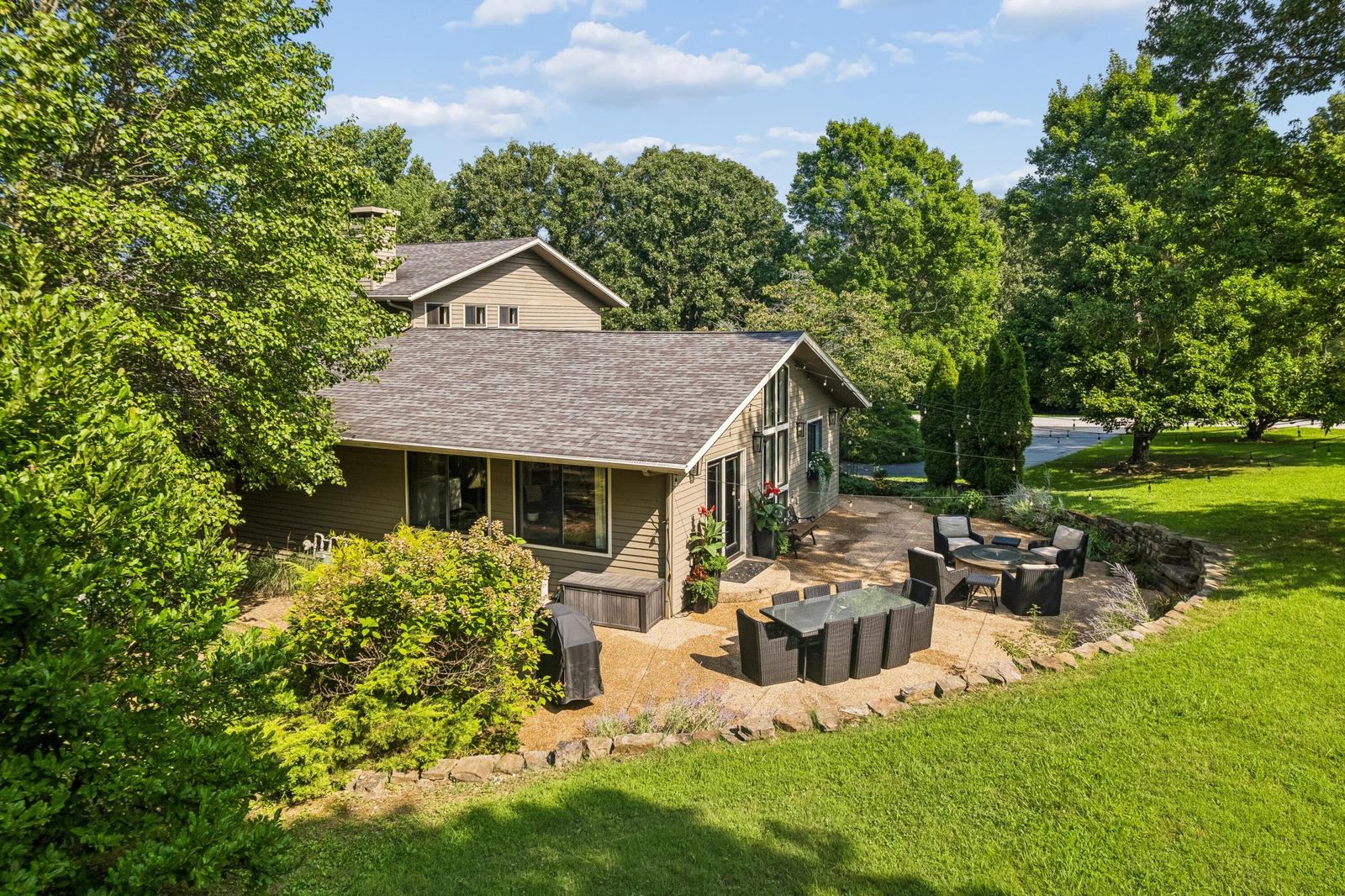 Patio 2 at 4550 E Bannister Road, Springfield, MO 65809