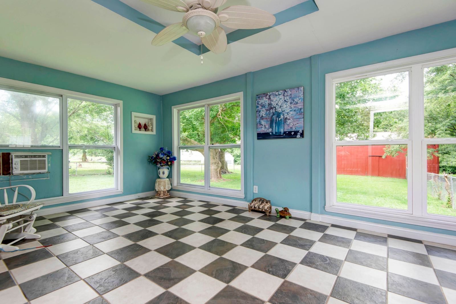 Sunroom at 2369 N Farm Road 101, Springfield, MO 65802