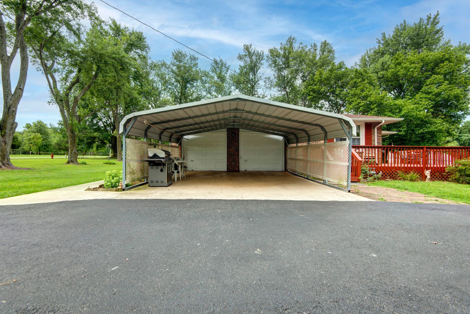 Carport at 2369 N Farm Road 101, Springfield, MO 65802