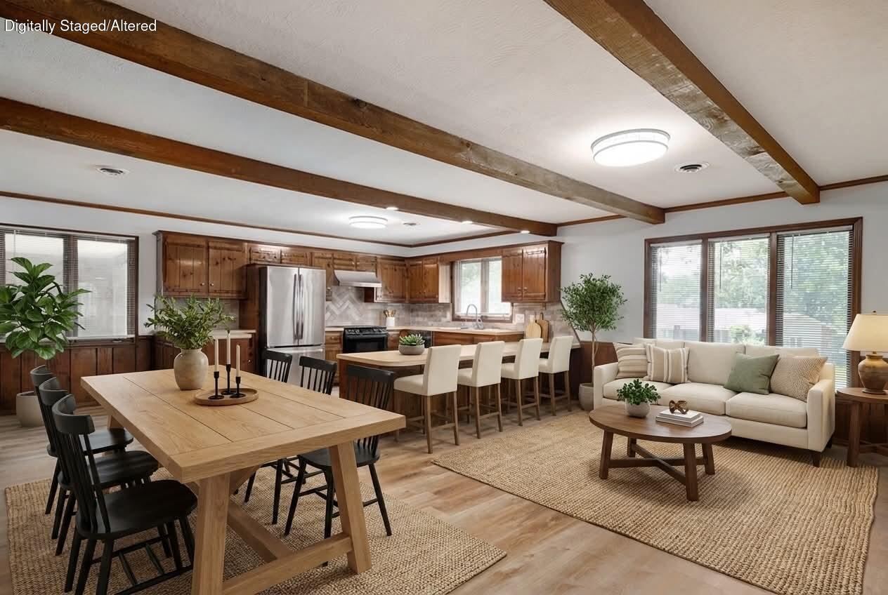 Breakfast Bar and Dining at 1214 W Beverly Hills Drive, Springfield, MO 65803