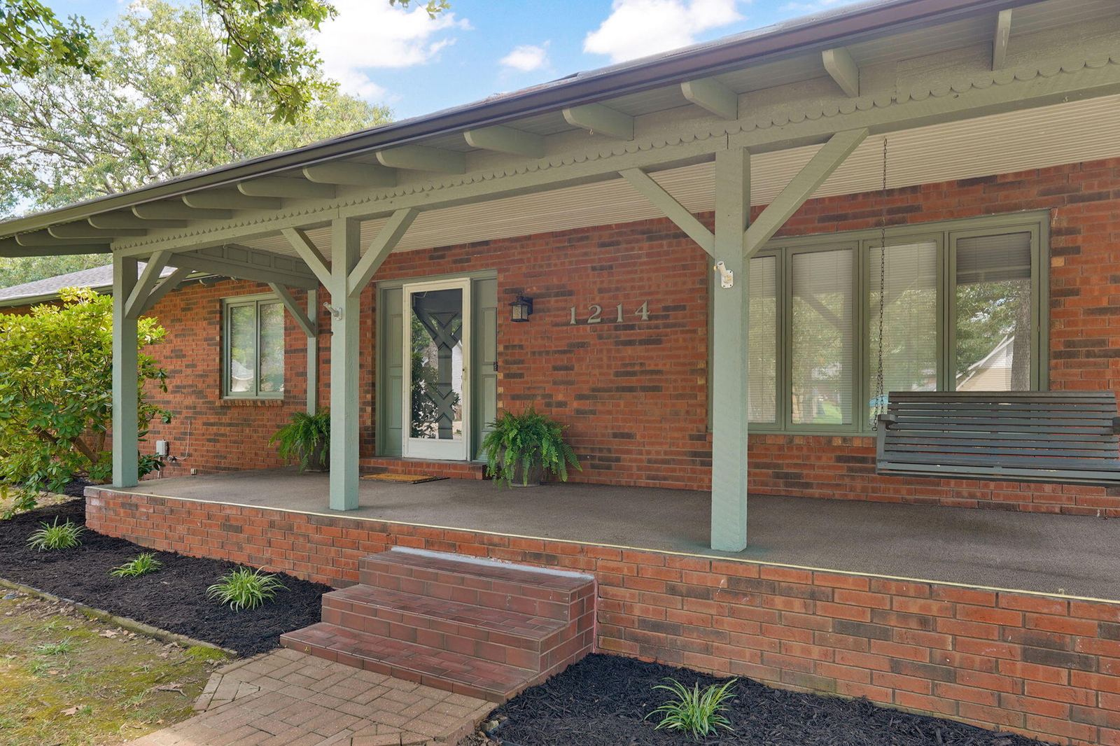 Beautiful Home and Attached Garage at 1214 W Beverly Hills Drive, Springfield, MO 65803