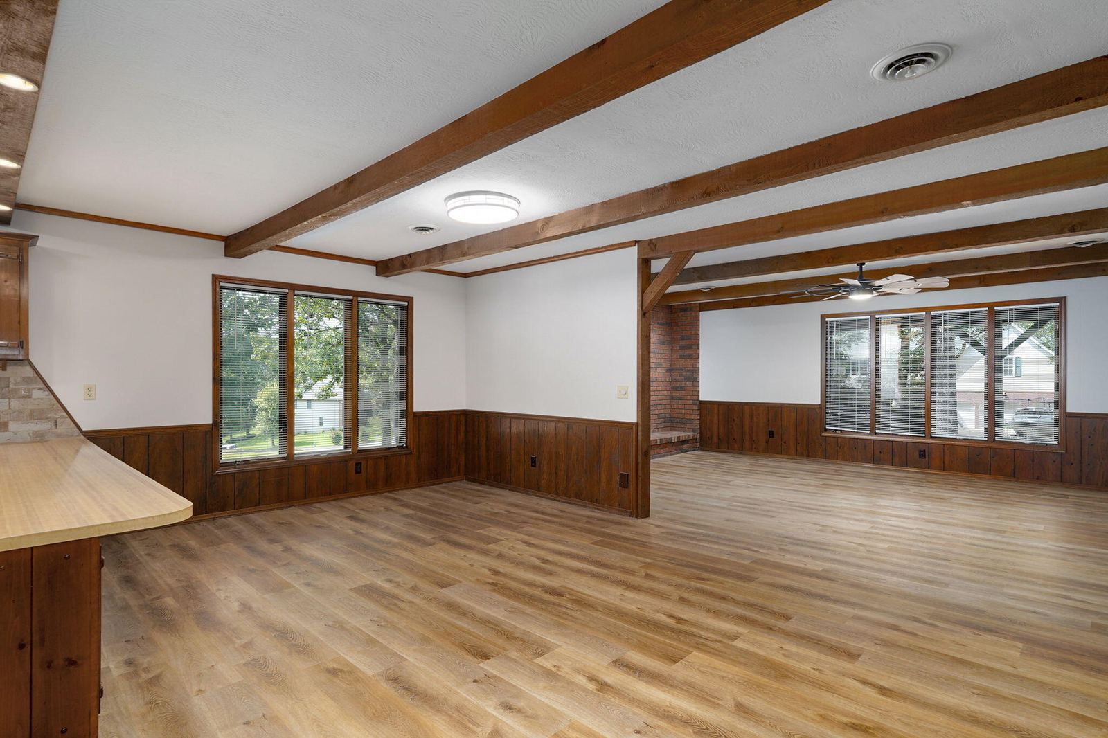 Beamed Ceilings at 1214 W Beverly Hills Drive, Springfield, MO 65803