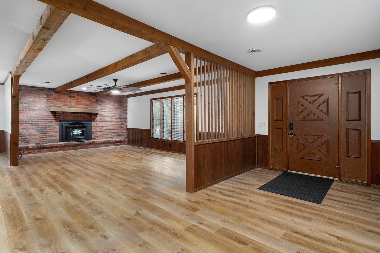 Large Inviting Entry at 1214 W Beverly Hills Drive, Springfield, MO 65803