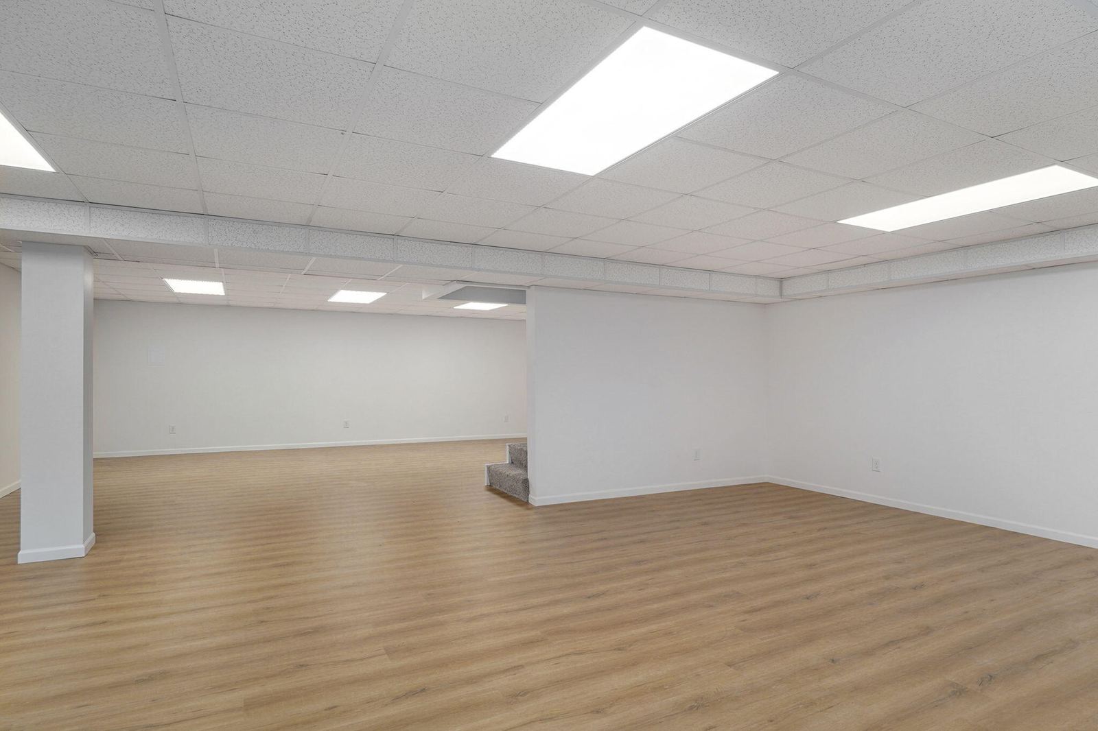 HUGE Flex Spaces at 1214 W Beverly Hills Drive, Springfield, MO 65803