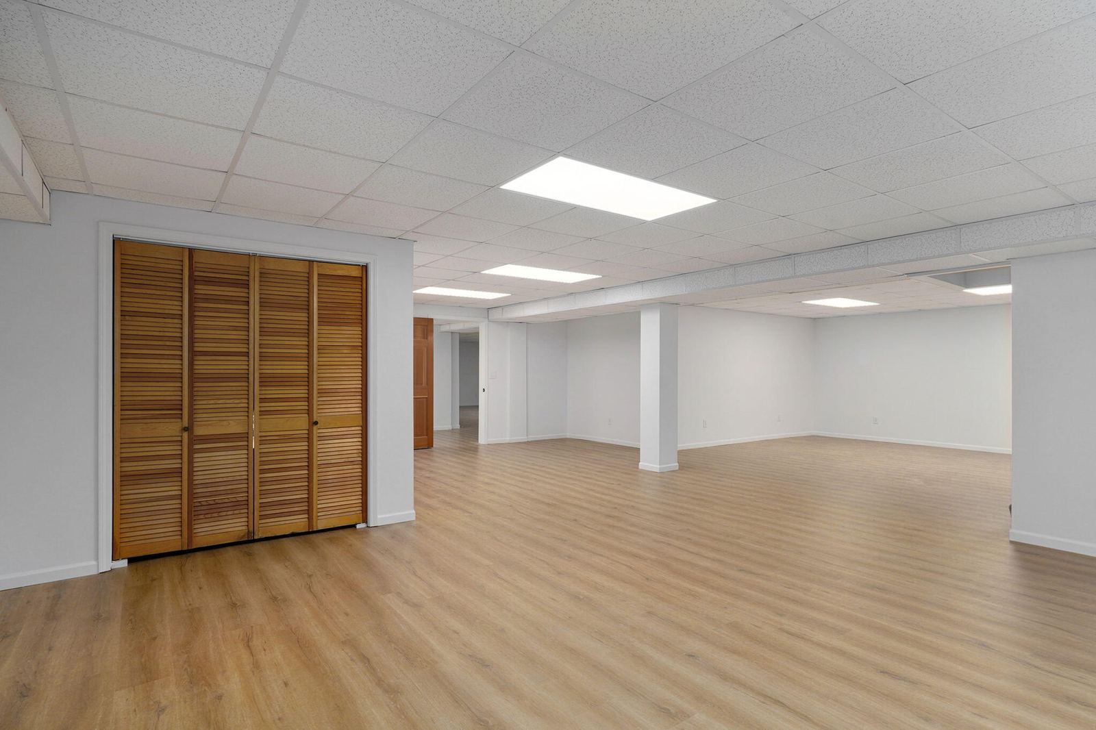 HUGE Flex Spaces at 1214 W Beverly Hills Drive, Springfield, MO 65803