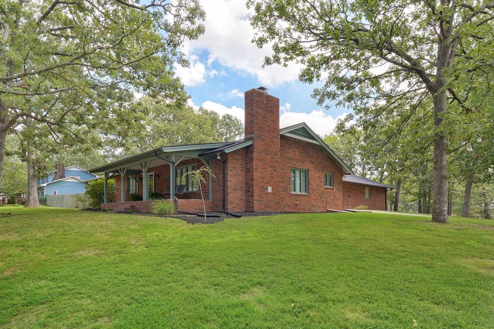 Beautiful Home and Attached Garage at 1214 W Beverly Hills Drive, Springfield, MO 65803