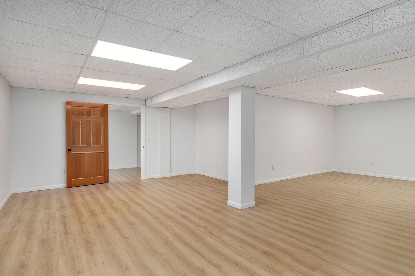 HUGE Flex Spaces at 1214 W Beverly Hills Drive, Springfield, MO 65803