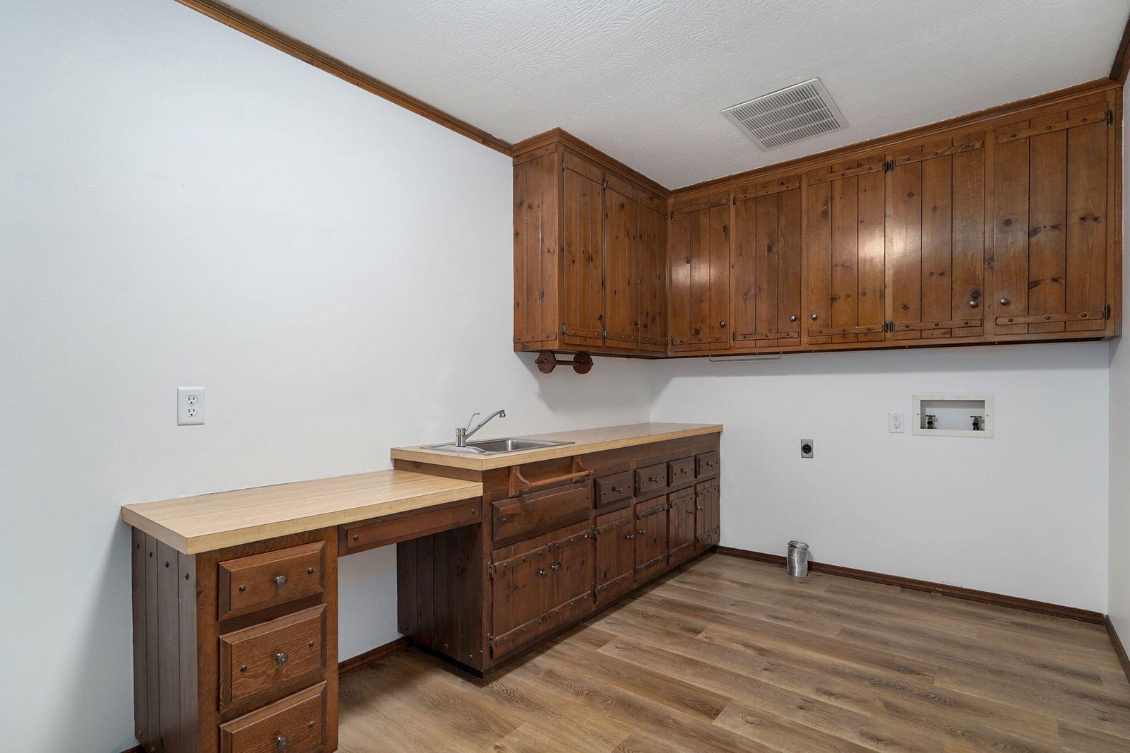 Laundry Room at 1214 W Beverly Hills Drive, Springfield, MO 65803