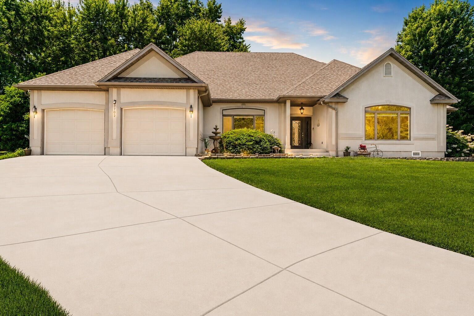27) 74743-6a613e14e6399 at 3702 E Dartmoor Court, Springfield, MO 65802