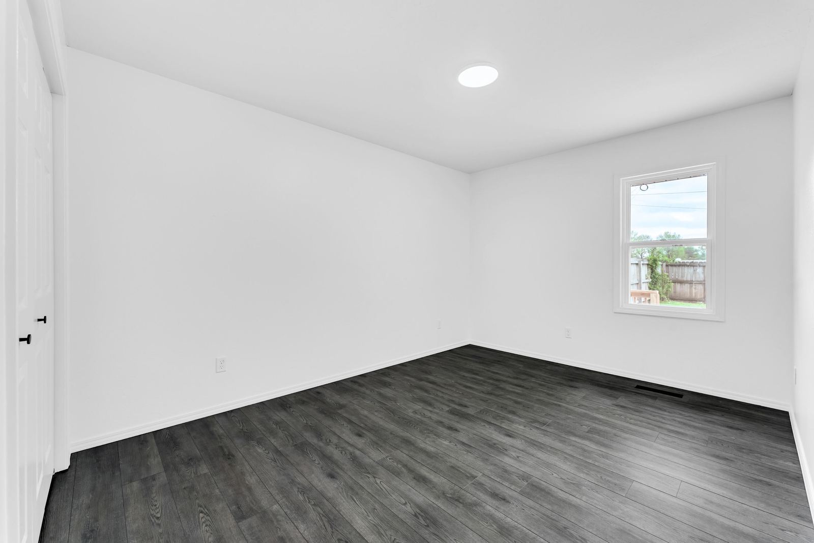25 at 1348 E Arlington Street, Springfield, MO 65803