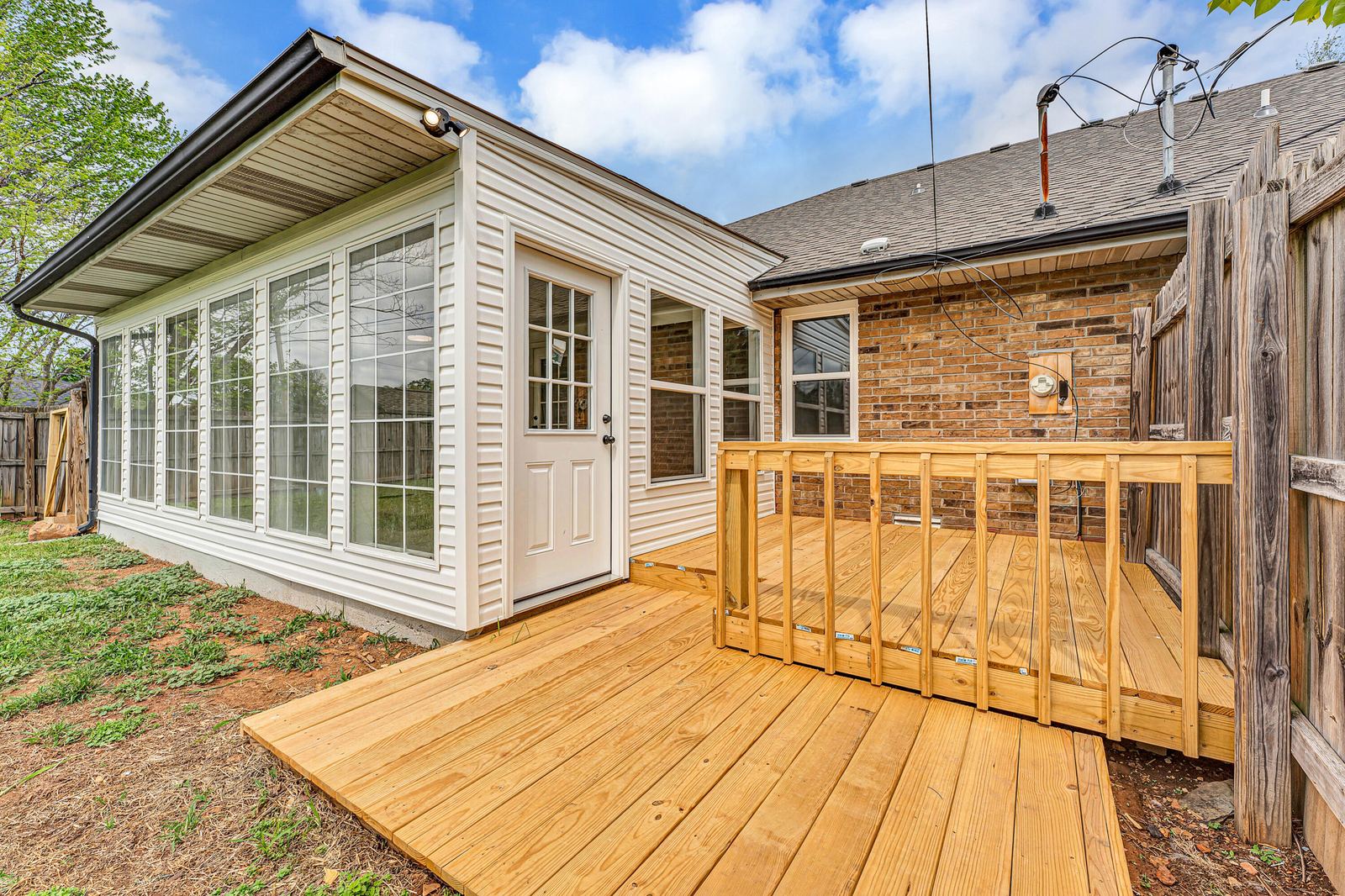 27 at 1348 E Arlington Street, Springfield, MO 65803