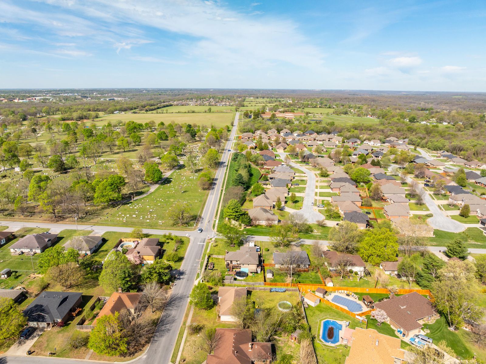 40 at 1348 E Arlington Street, Springfield, MO 65803