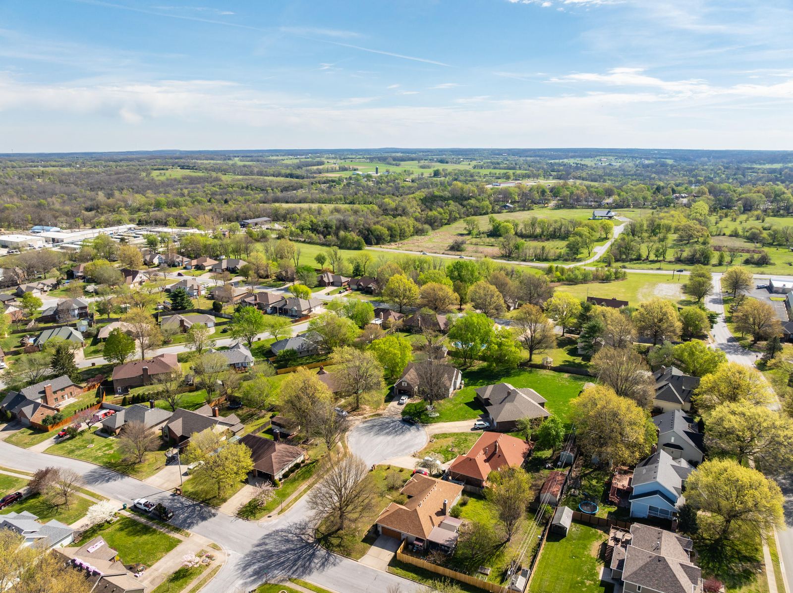 42 at 1348 E Arlington Street, Springfield, MO 65803