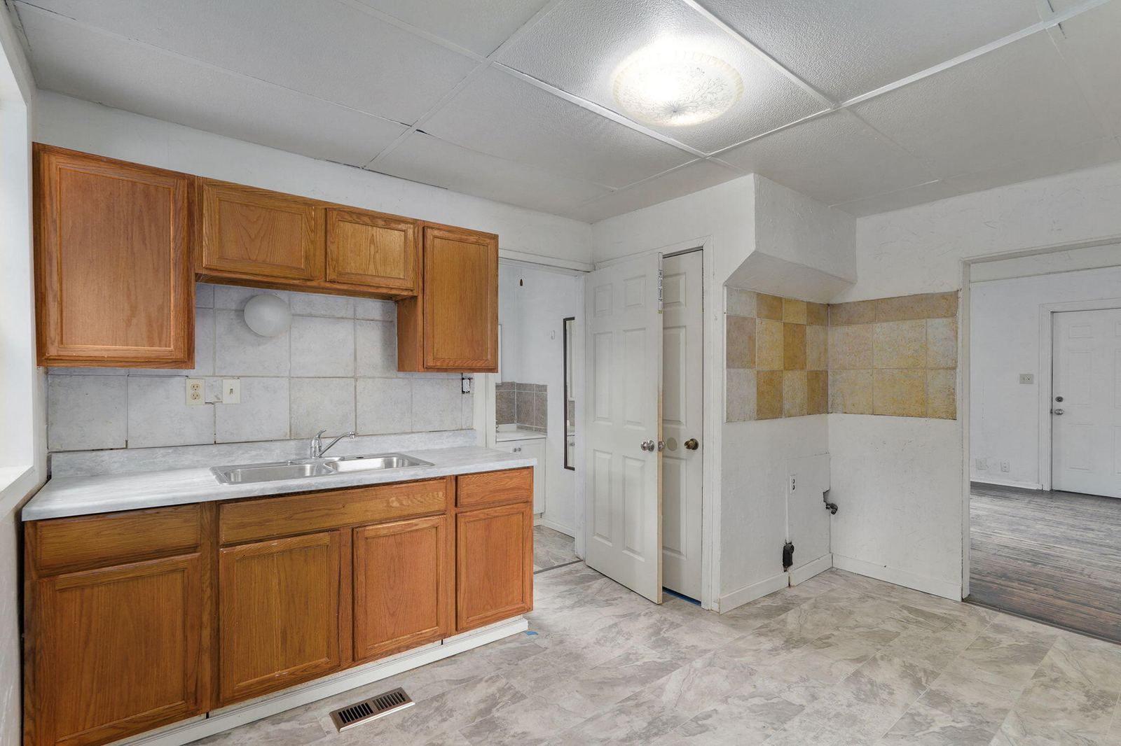 521 W Harrison St-11 at 521 W Harrison Street, Springfield, MO 65806
