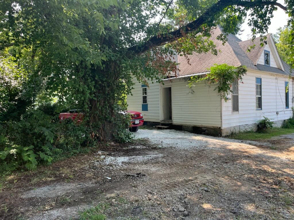 IMG_1995 at 521 W Harrison Street, Springfield, MO 65806