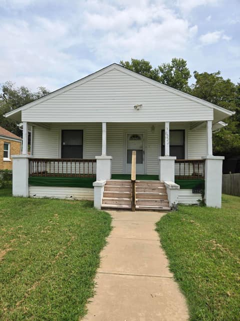 Front of 1224 N Broadway Avenue, Springfield, MO 65802