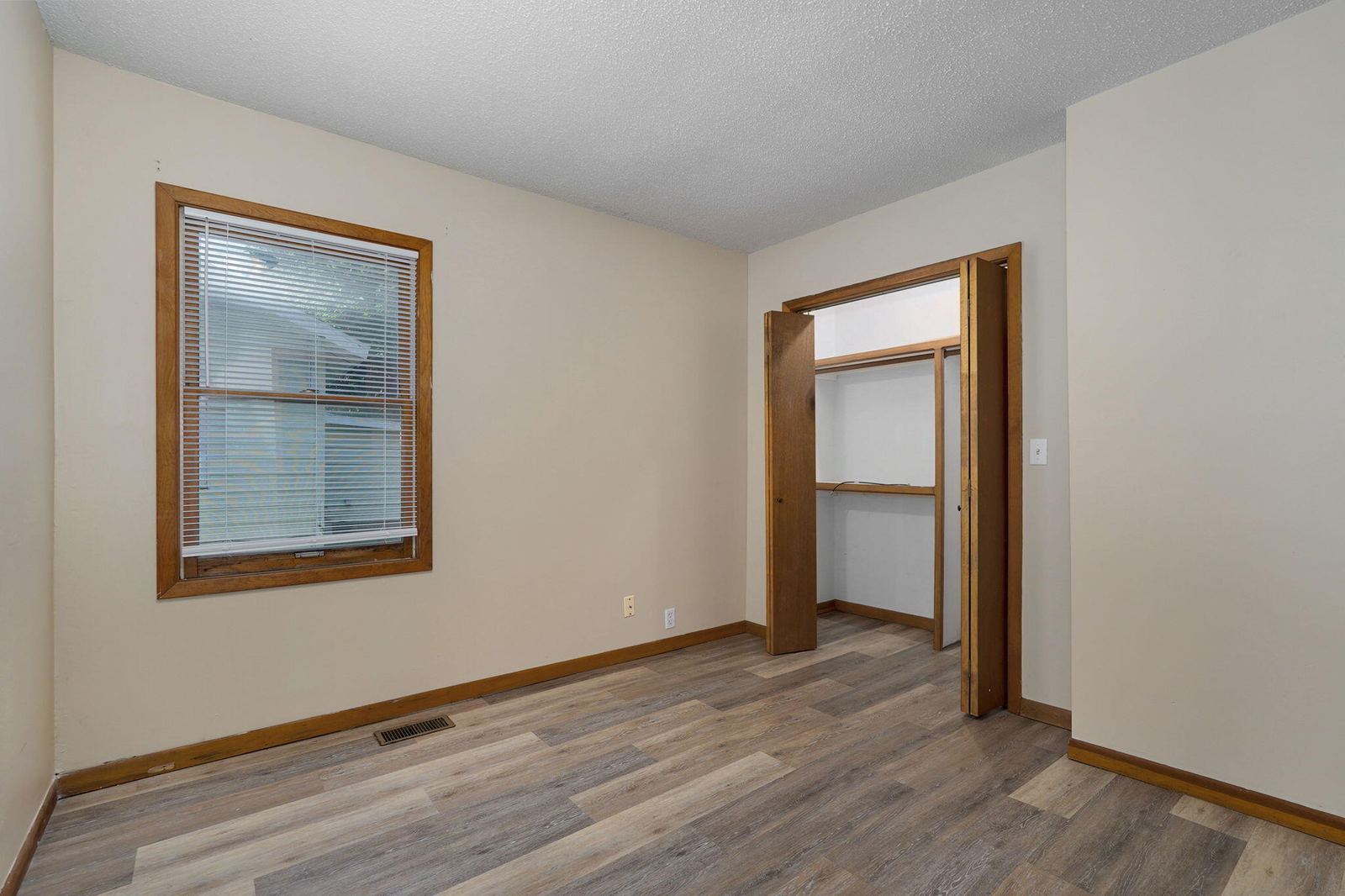 1038 S Stewart Ave-18 at 1038 S Stewart Avenue, Springfield, MO 65804
