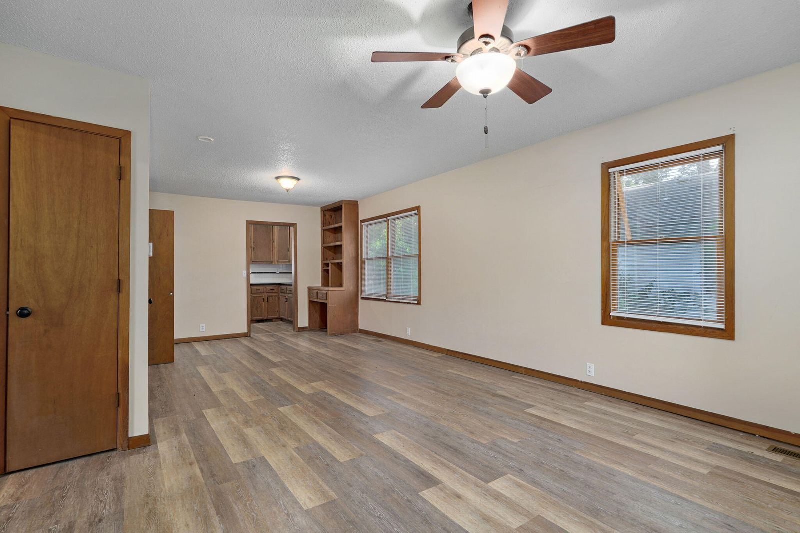 1038 S Stewart Ave-9 at 1038 S Stewart Avenue, Springfield, MO 65804