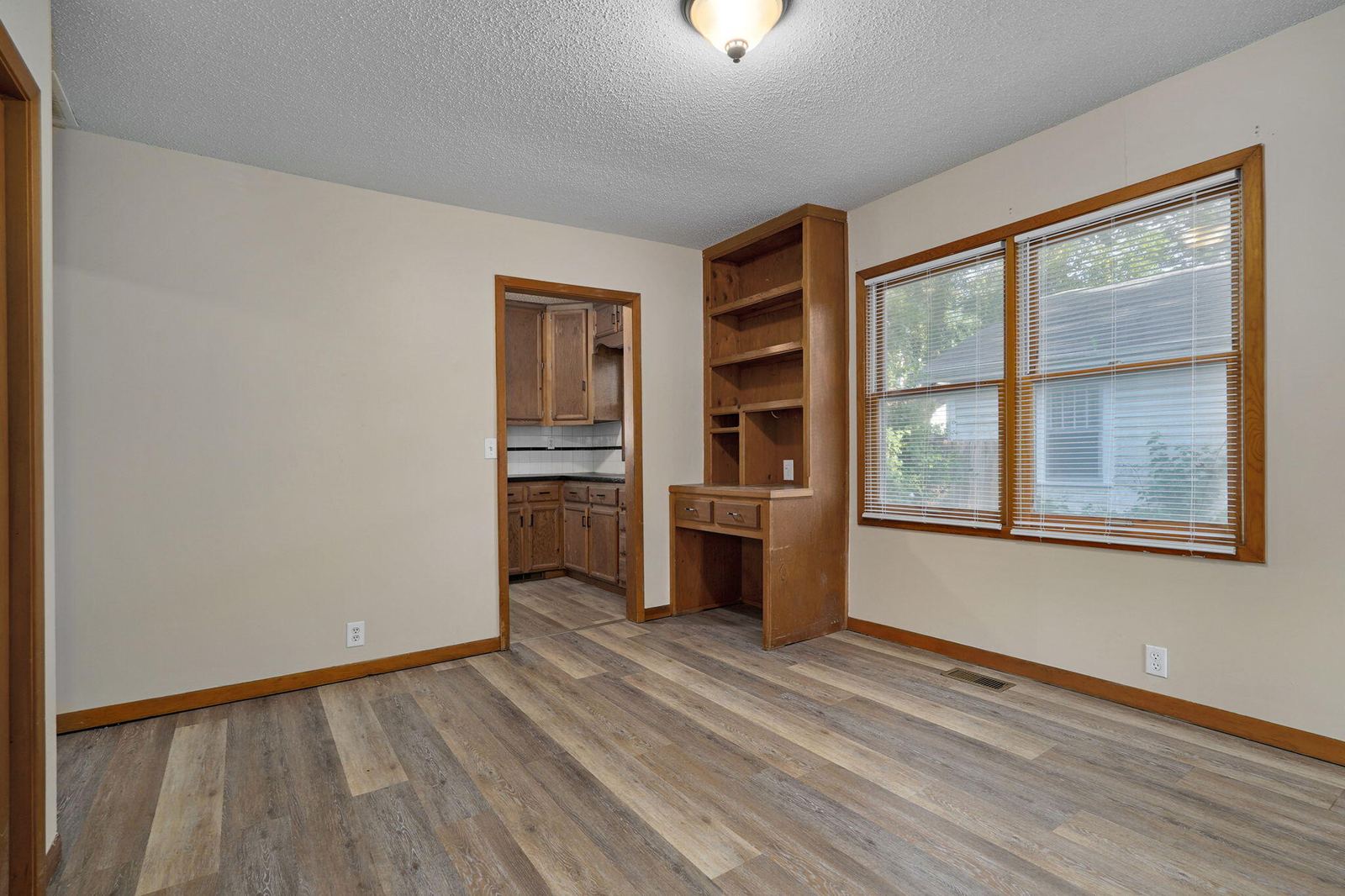 1038 S Stewart Ave-11 at 1038 S Stewart Avenue, Springfield, MO 65804
