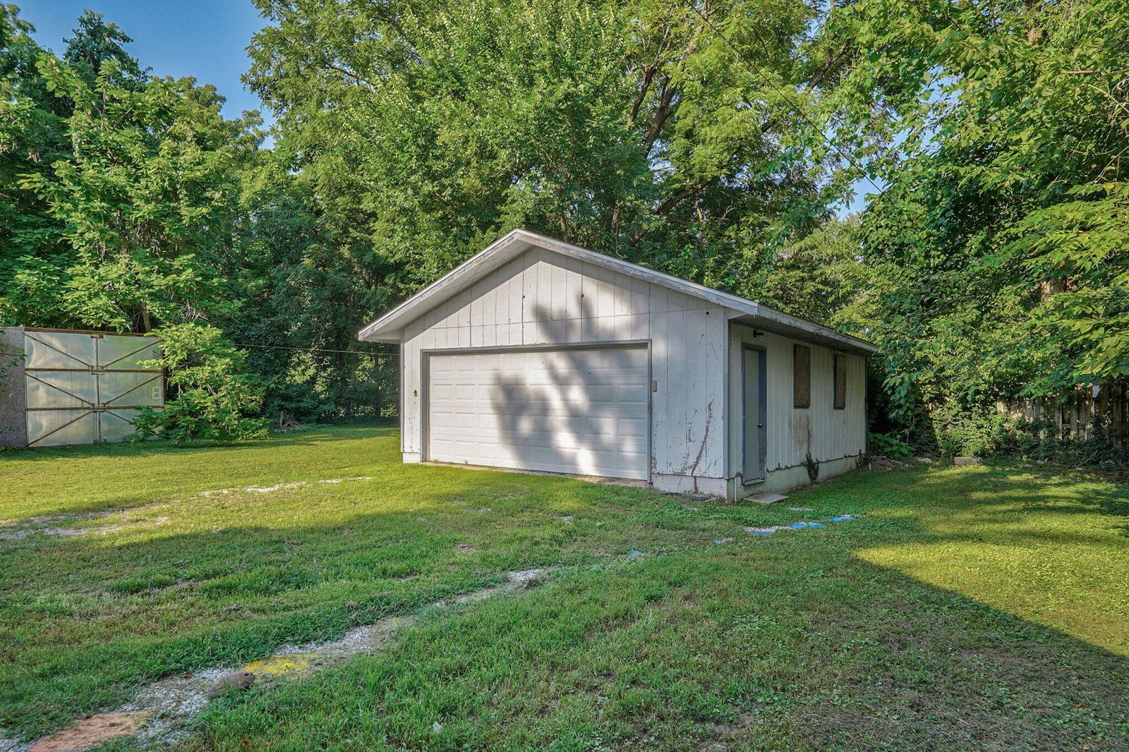 1038 S Stewart Ave-7 at 1038 S Stewart Avenue, Springfield, MO 65804