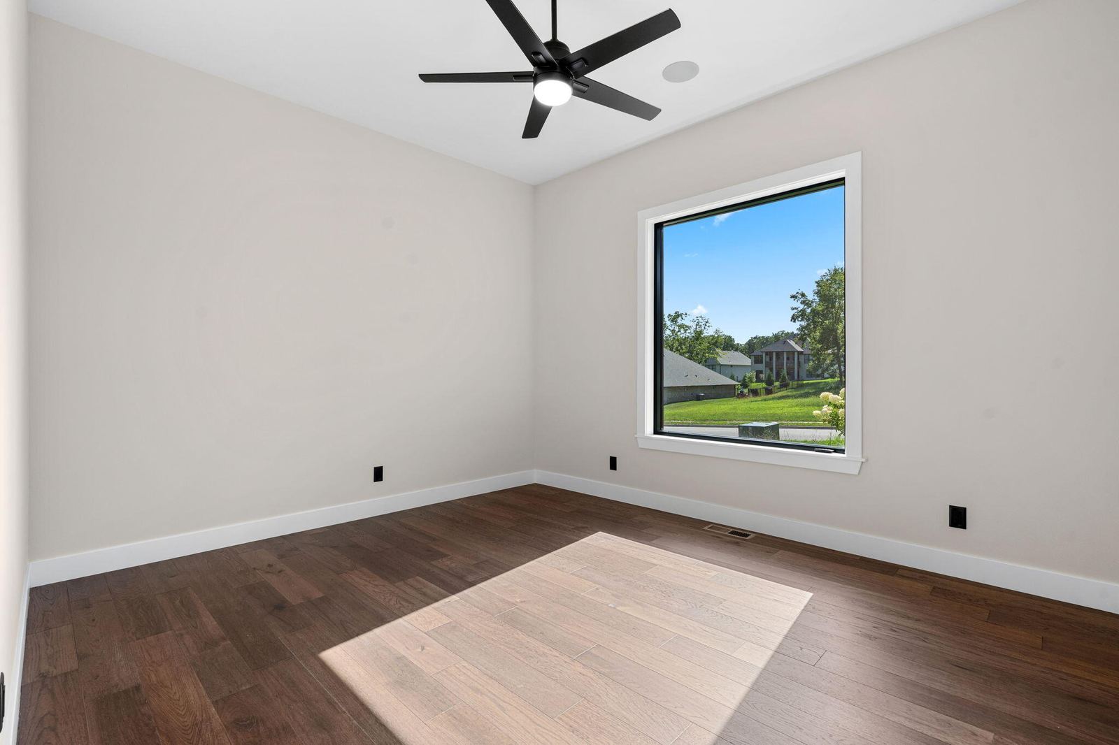 30-web-or-mls-DSC00664 at 254 S Mumford Court, Springfield, MO 65802