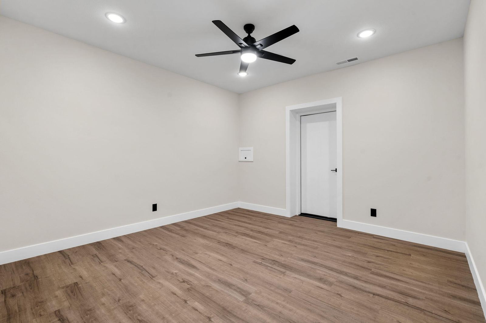 72-web-or-mls-DSC00824 at 254 S Mumford Court, Springfield, MO 65802