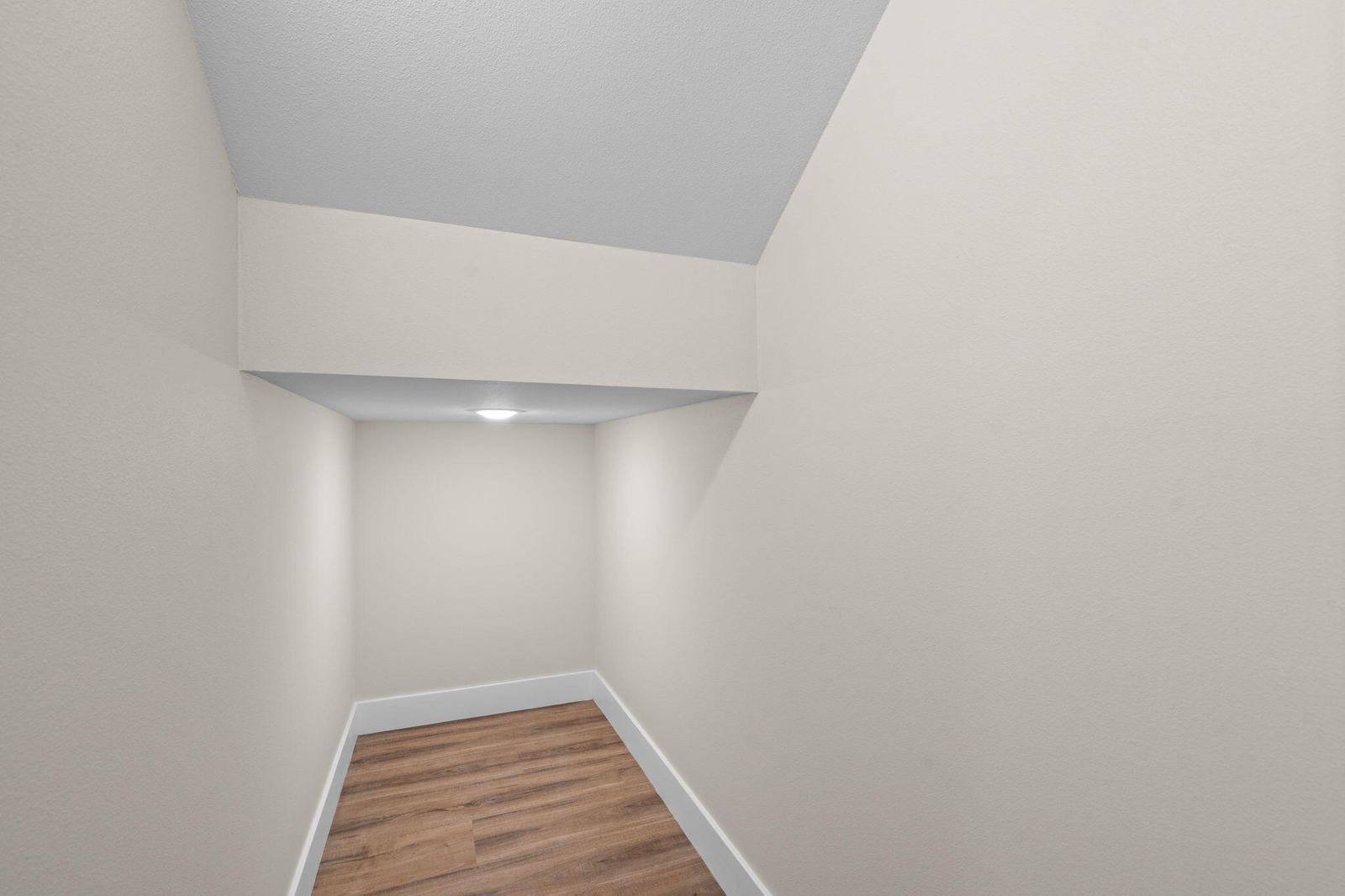 76-web-or-mls-DSC00833 at 254 S Mumford Court, Springfield, MO 65802