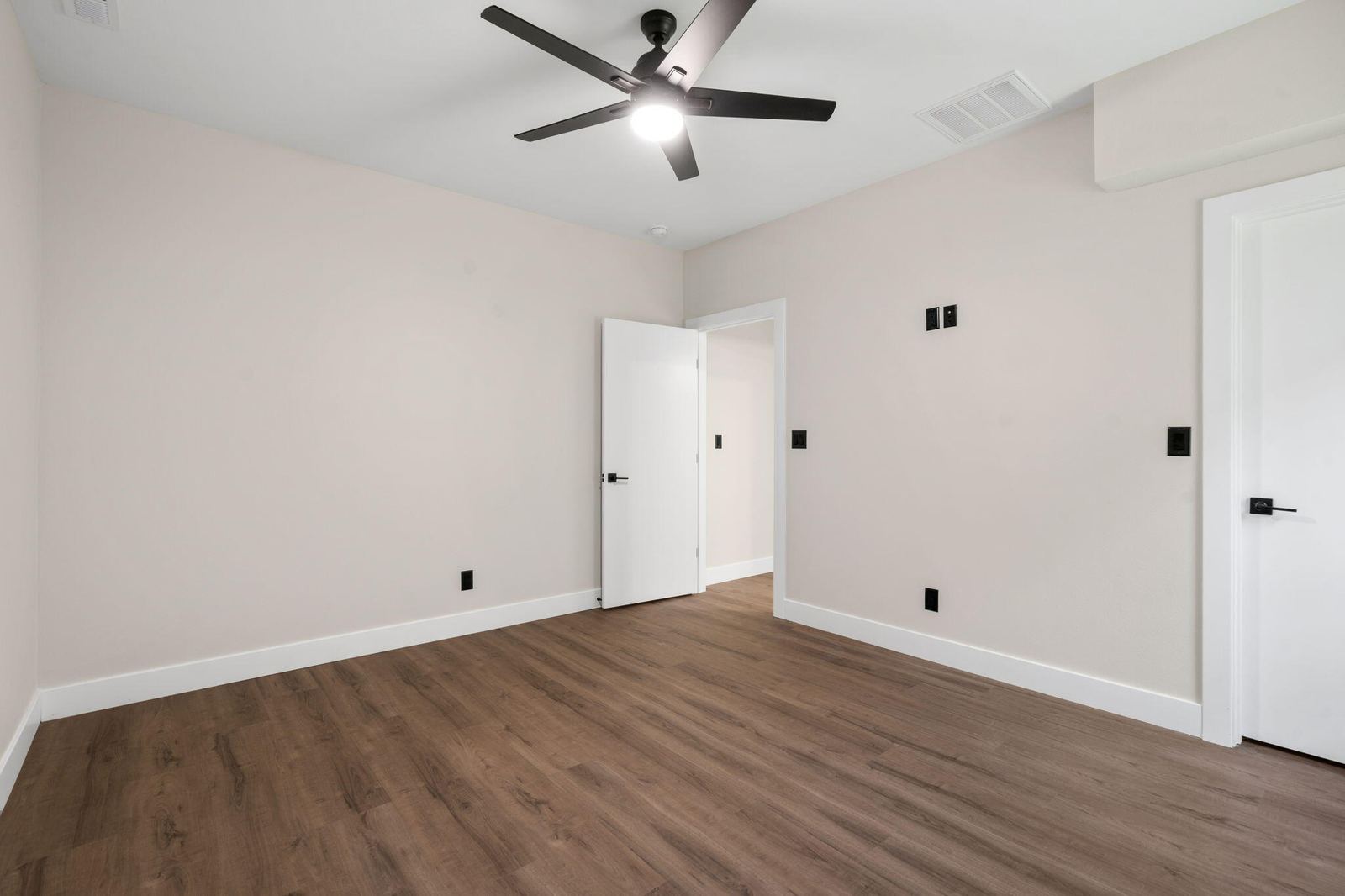 78-web-or-mls-DSC00840 at 254 S Mumford Court, Springfield, MO 65802