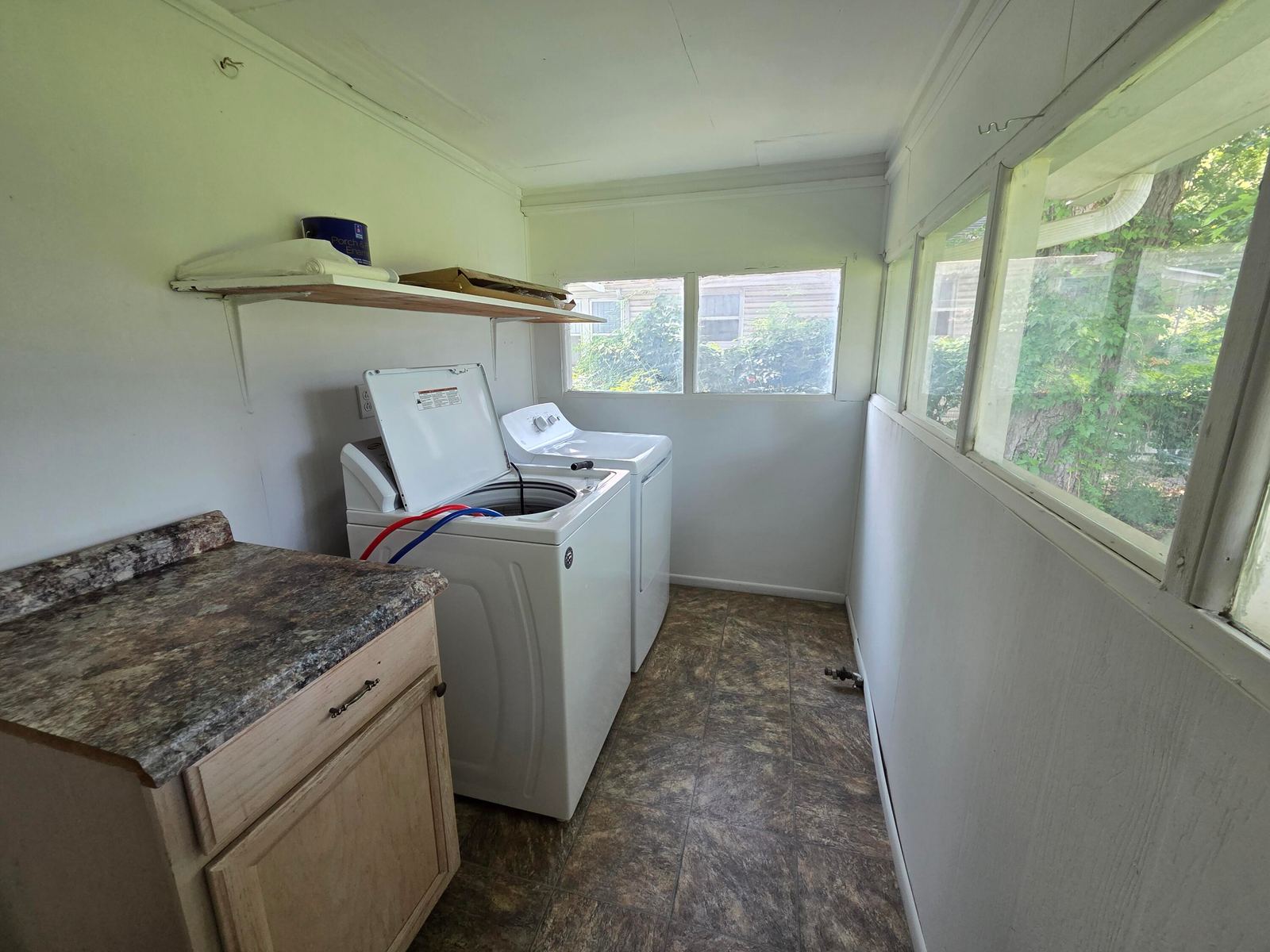 20065 at 1633 E Lombard Street, Springfield, MO 65802