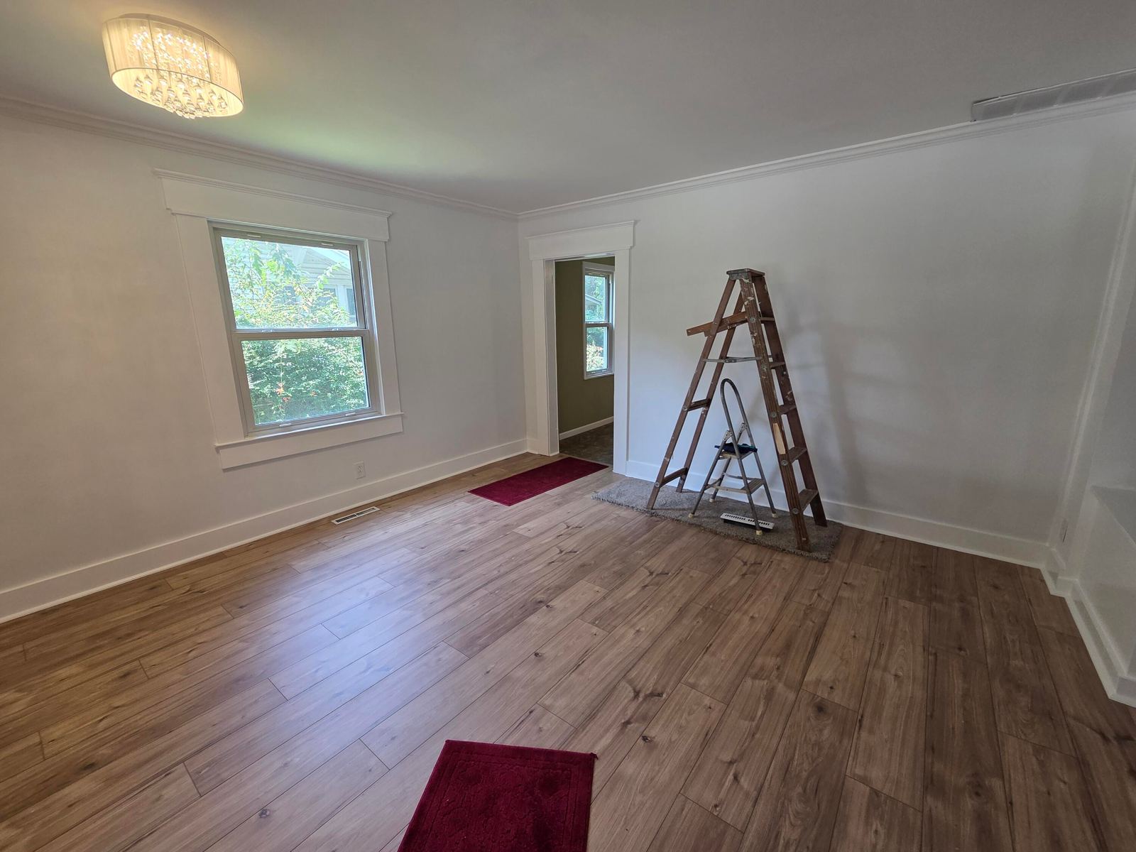 20058 at 1633 E Lombard Street, Springfield, MO 65802