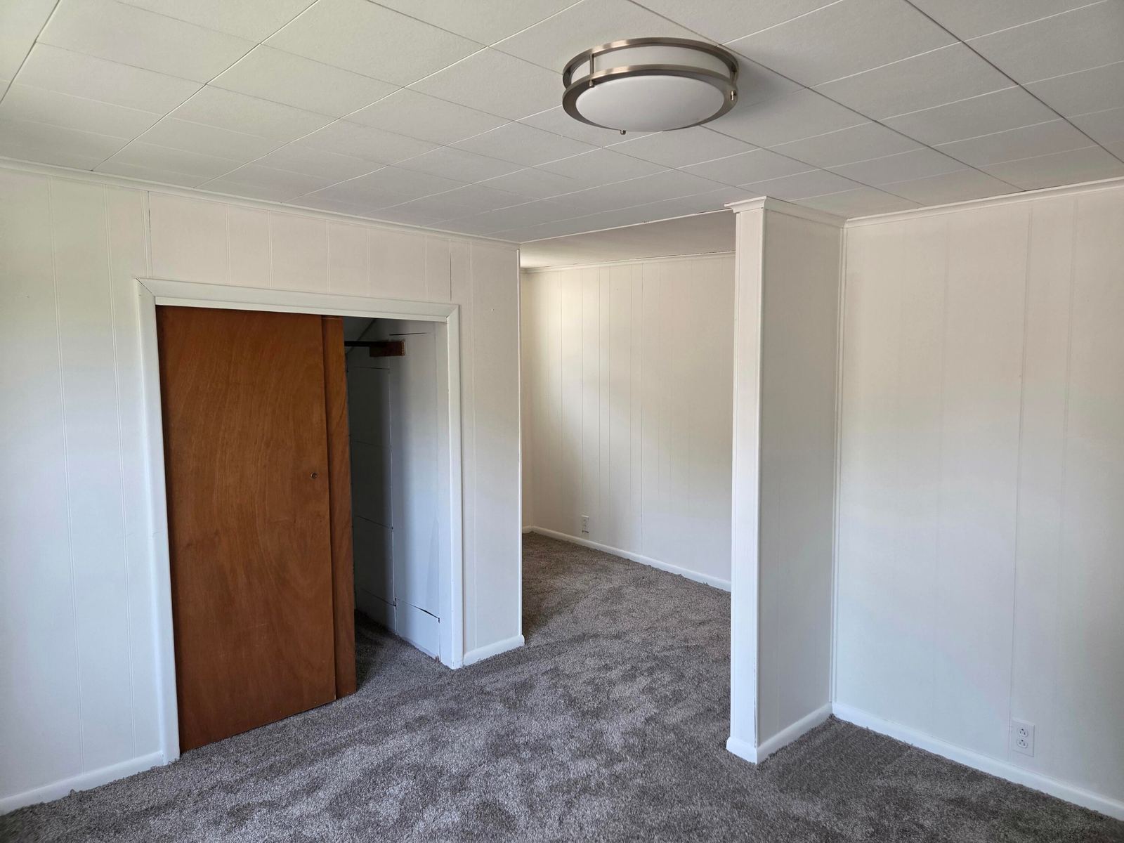 20076 at 1633 E Lombard Street, Springfield, MO 65802