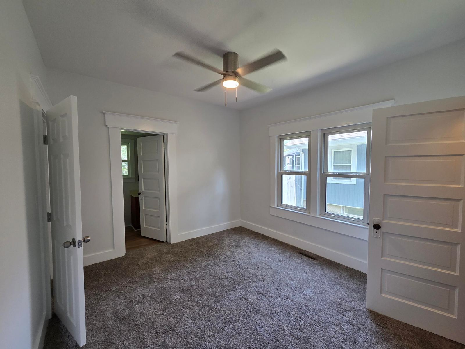 20071 at 1633 E Lombard Street, Springfield, MO 65802