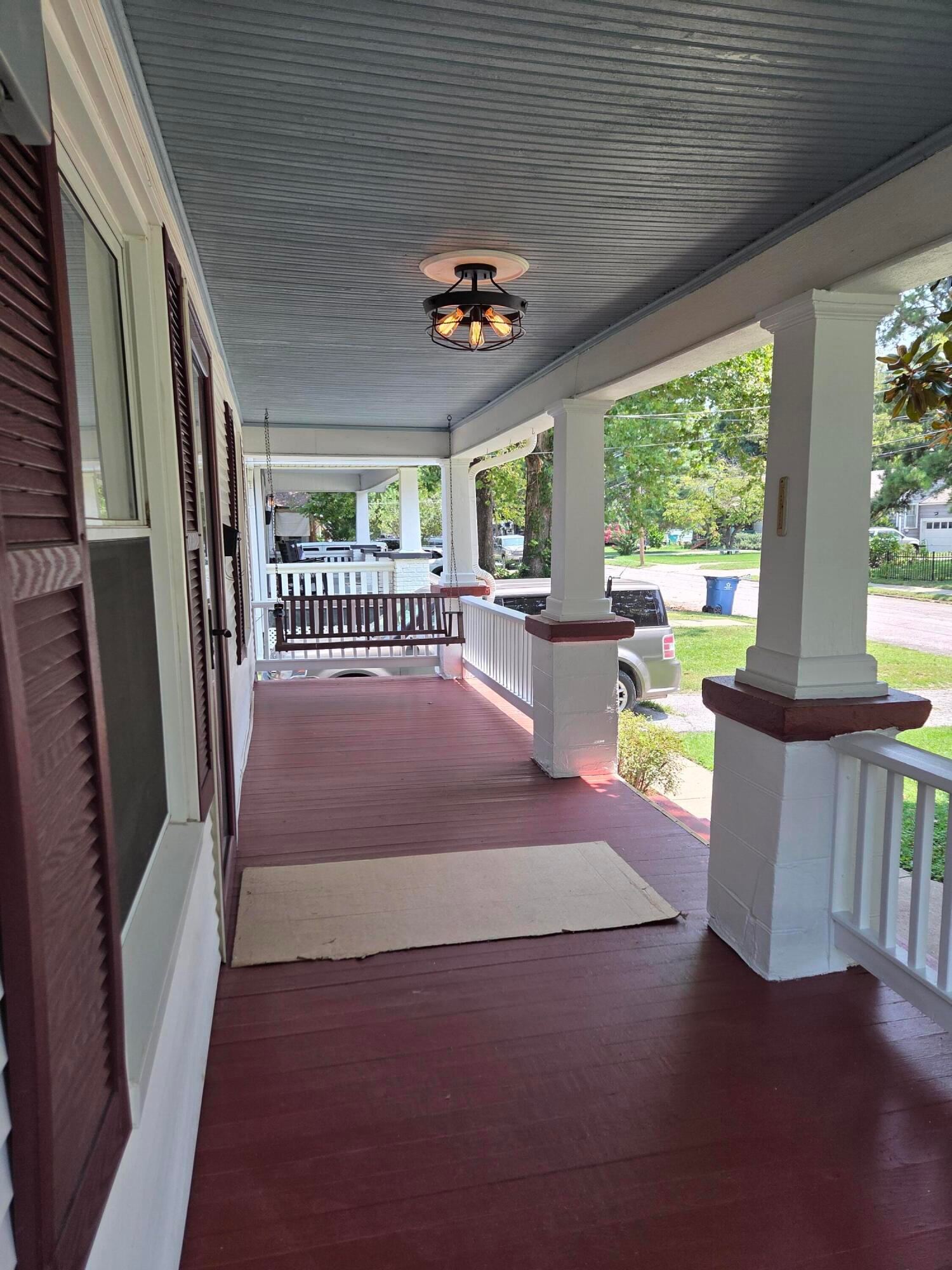 20054 at 1633 E Lombard Street, Springfield, MO 65802