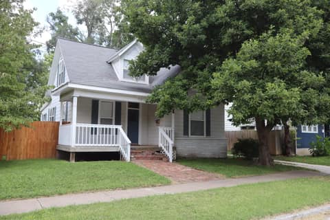 Front of 715 E Lynn Street, Springfield, MO 65802