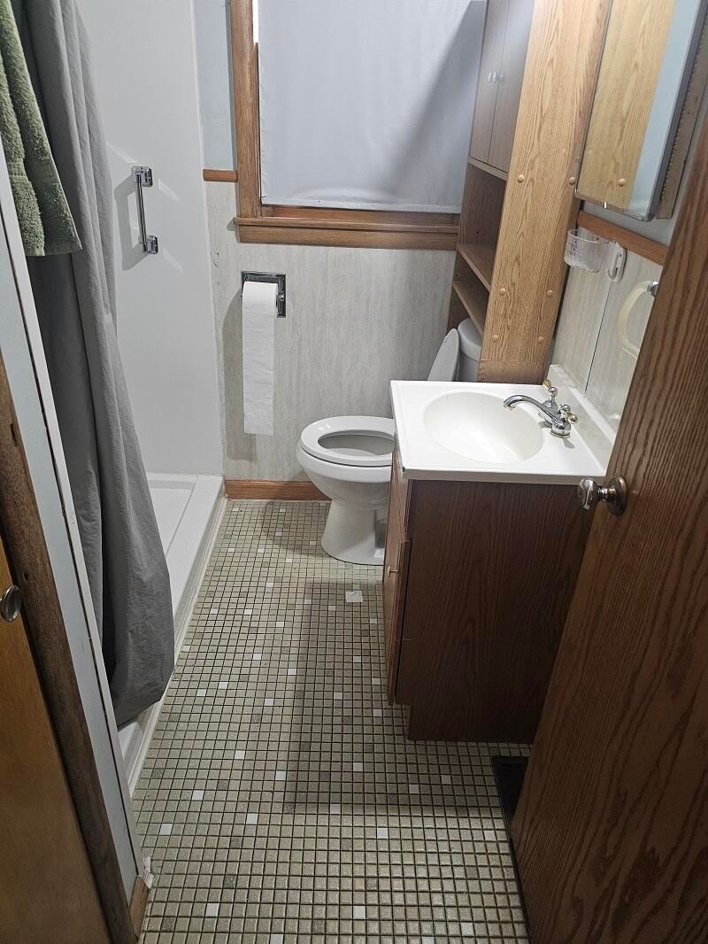 Bathroom Vanity at 3117 N Farm Road 123, Springfield, MO 65803