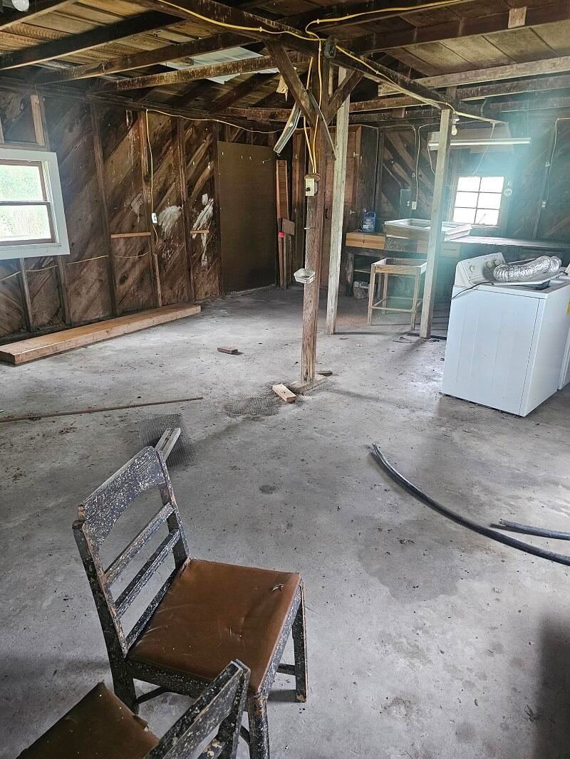 garage at 3117 N Farm Road 123, Springfield, MO 65803