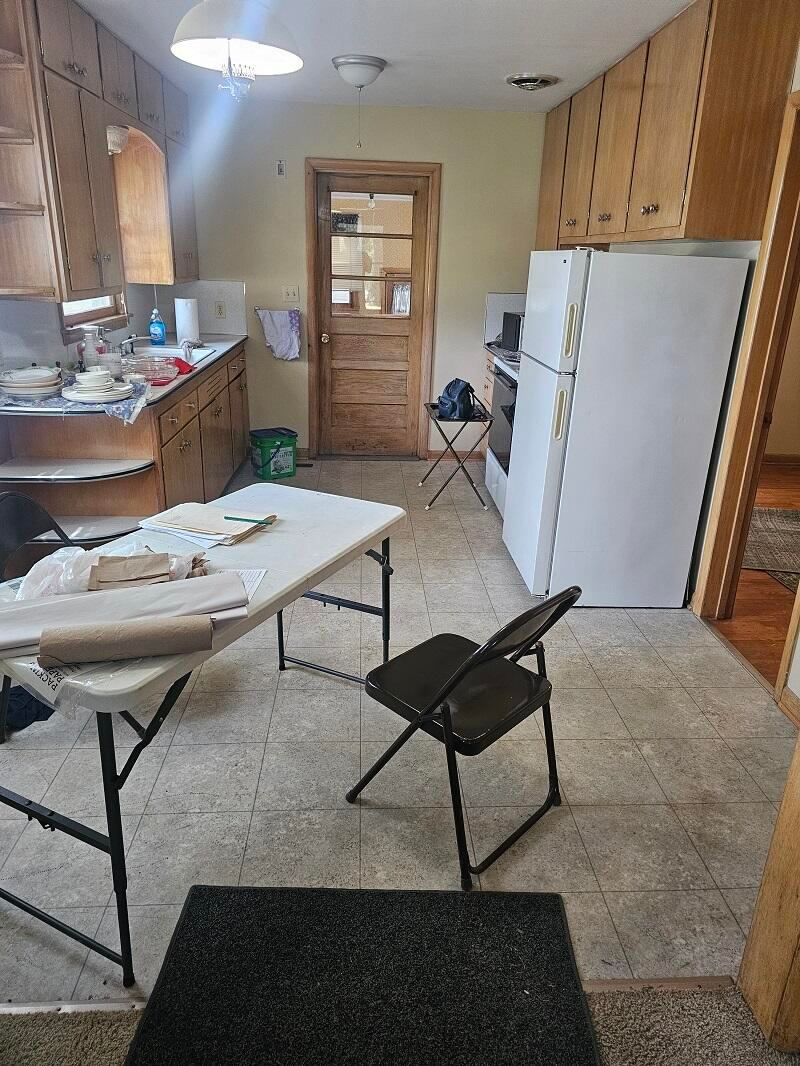 Kitchen at 3117 N Farm Road 123, Springfield, MO 65803