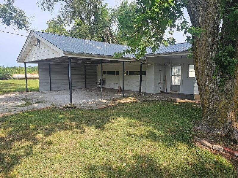 Carport, garage and breezeway at 3117 N Farm Road 123, Springfield, MO 65803