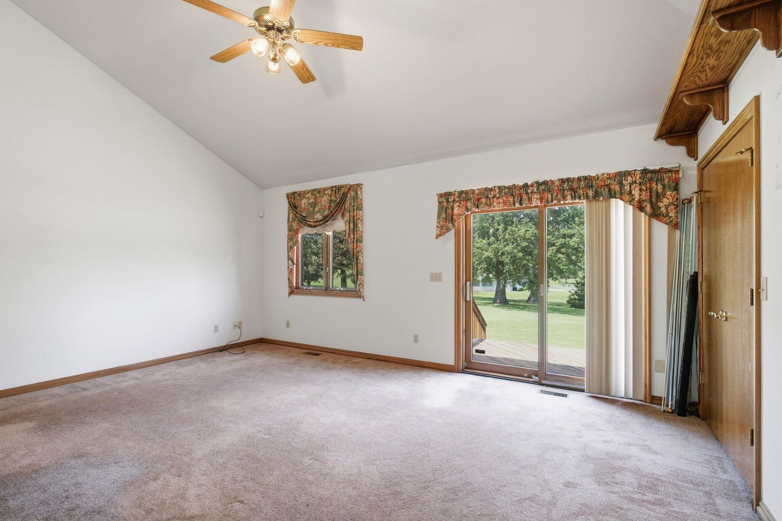 32 at 3003 N Farm Road 137, Springfield, MO 65803