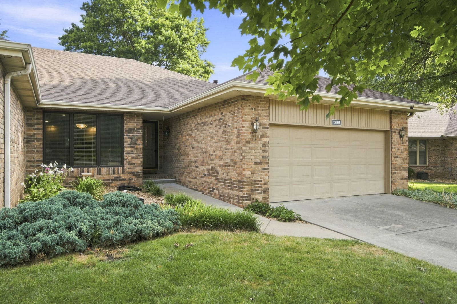 3-web-or-mls-DSC00914 at 1255 E Lafayette Court, Springfield, MO 65804