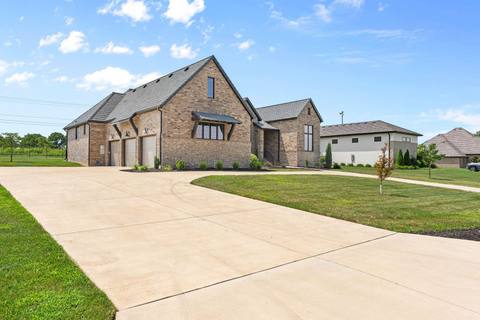 FrameandFocus_WEBorMLS-4 at 3958 E Dunrobin Drive, Springfield, MO 65809