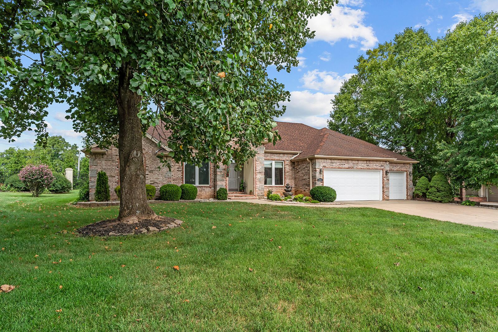 DSC06554 at 3725 E Cromwell Lane, Springfield, MO 65802