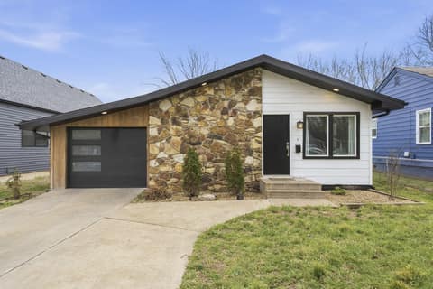 Front of 910 S Nettleton Avenue, Springfield, MO 65806
