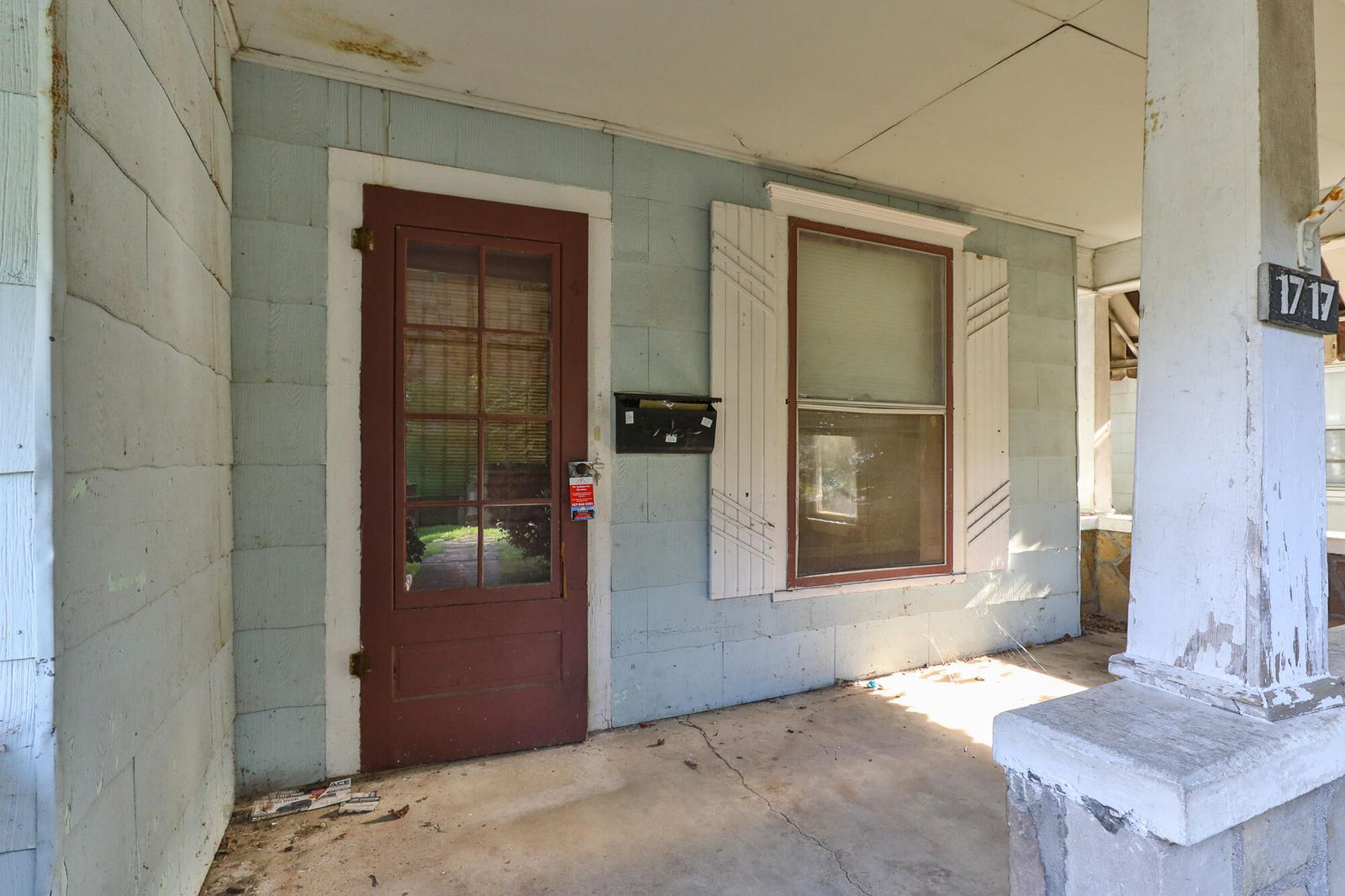 7M4A1638 at 1717 W Atlantic Street, Springfield, MO 65803