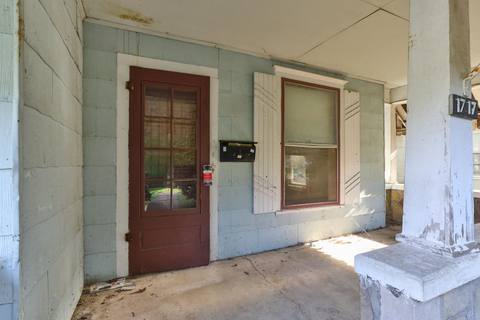 7M4A1638 at 1717 W Atlantic Street, Springfield, MO 65803