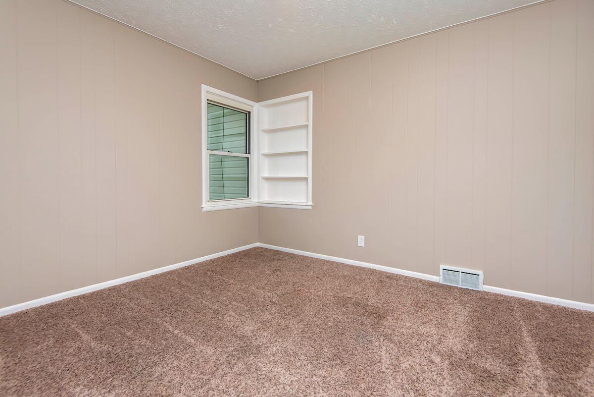 109_10_11 at 1427 S Pickwick Avenue, Springfield, MO 65804